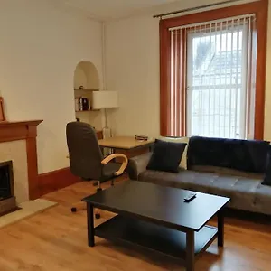 Stylish One Bed Flat With Private Parking Apartment