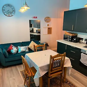 Victoria's Dream Apartment